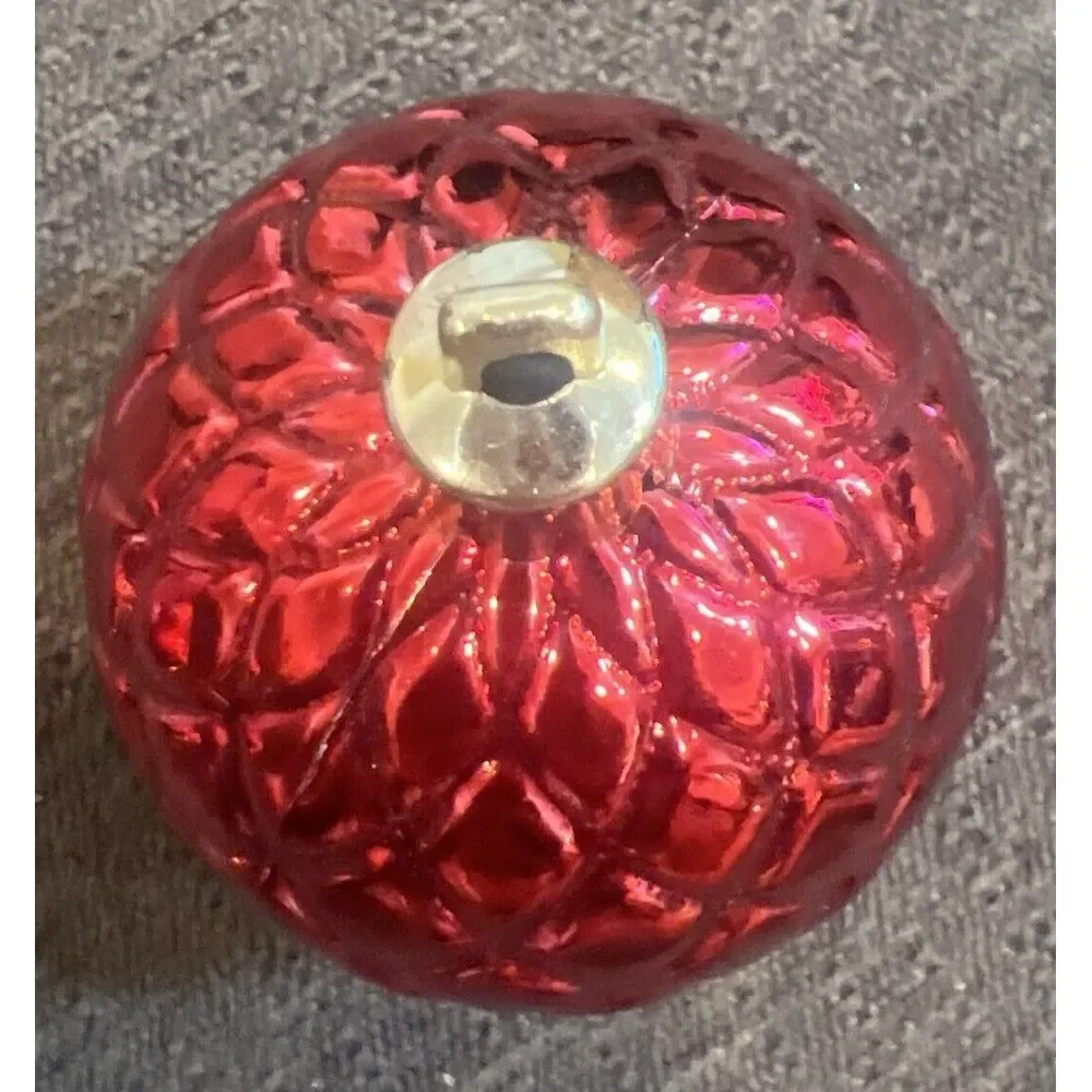 Lot of 4 VNT Red Molded Plastic Un-Breakable Christmas Ornaments 2‎ Round 2 Top
